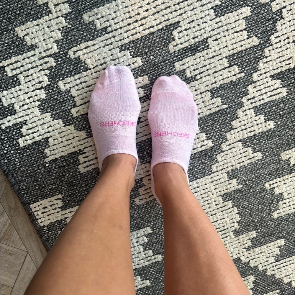 Well Worn Pink Sketchers - Women’s